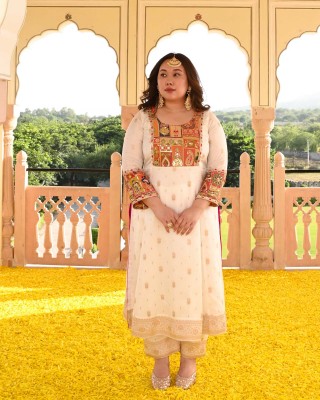 Dazzle & Delight Regal Banarasi Kurta