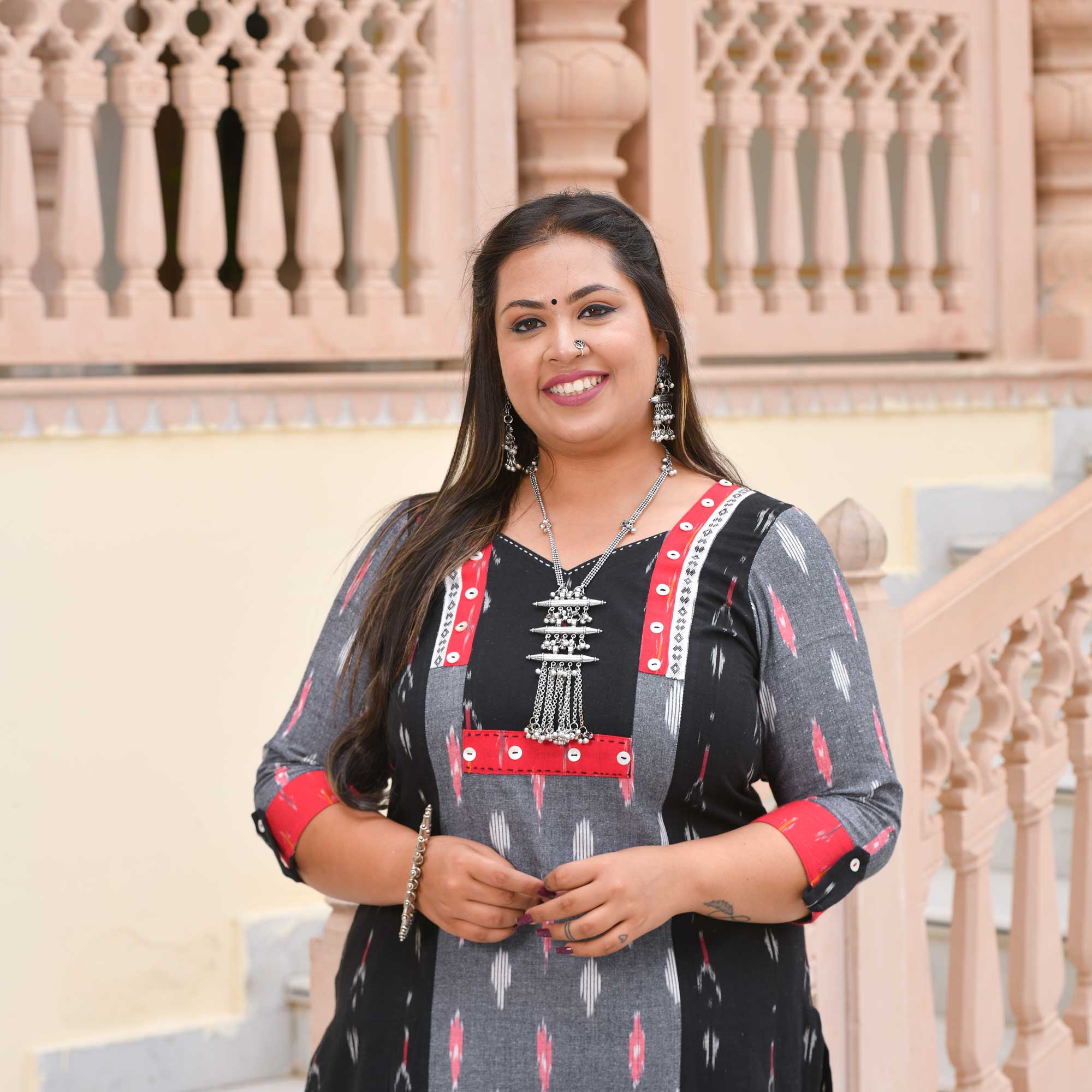 Harshit Hriday Handwoven Ikkat Kurta (Black & Grey)