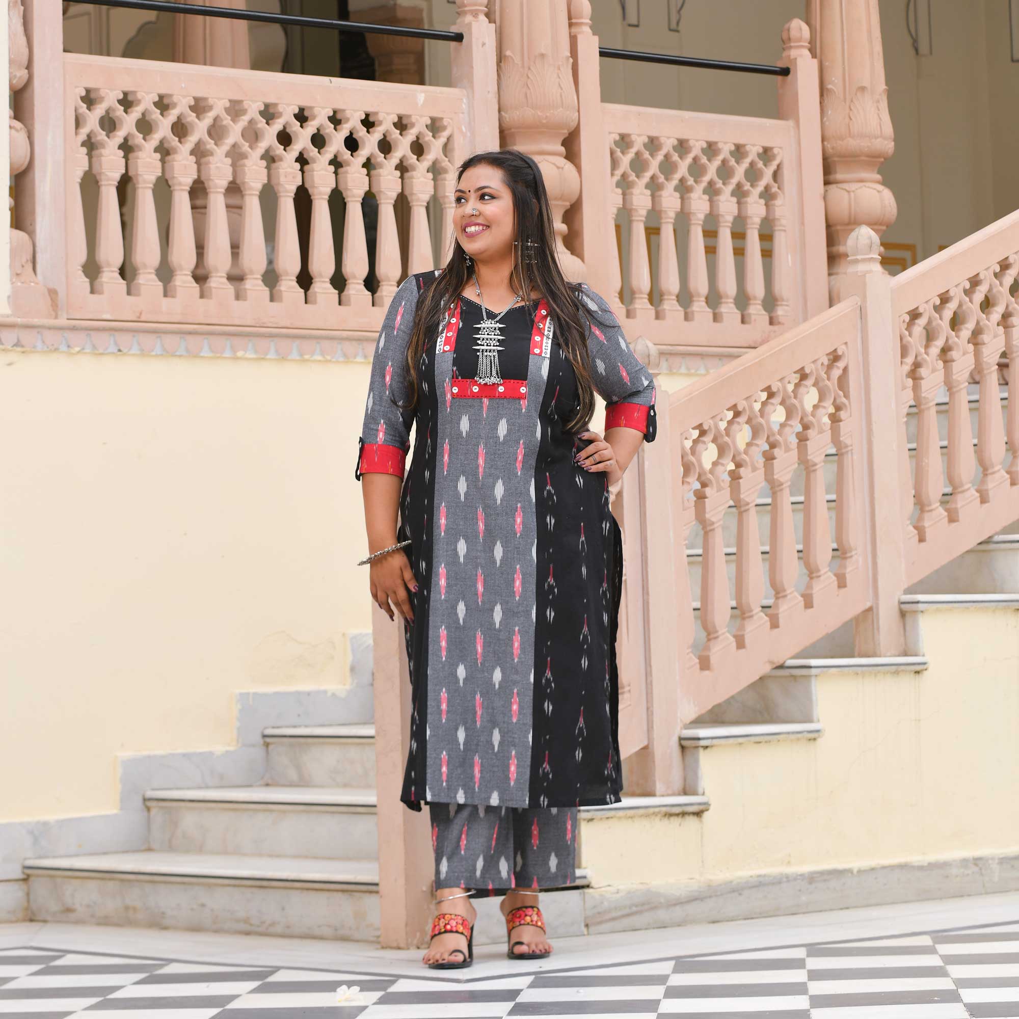Harshit Hriday Handwoven Ikkat Kurta (Black & Grey)